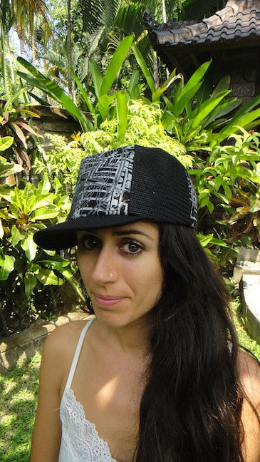 CAPPER Sun Hat Adjustable, Flat Brim Hat, Truckers Cap, Mesh